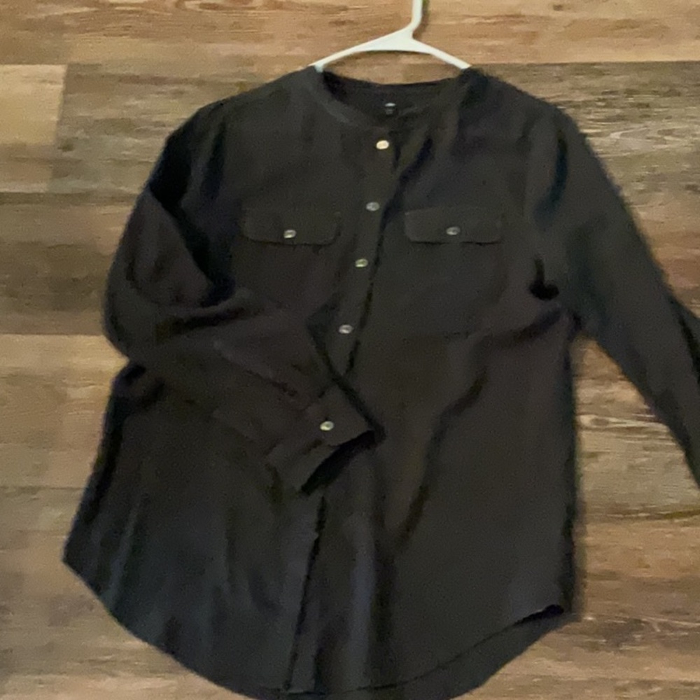Gap, button down blouse, 2 front pockets, dark grey, size small